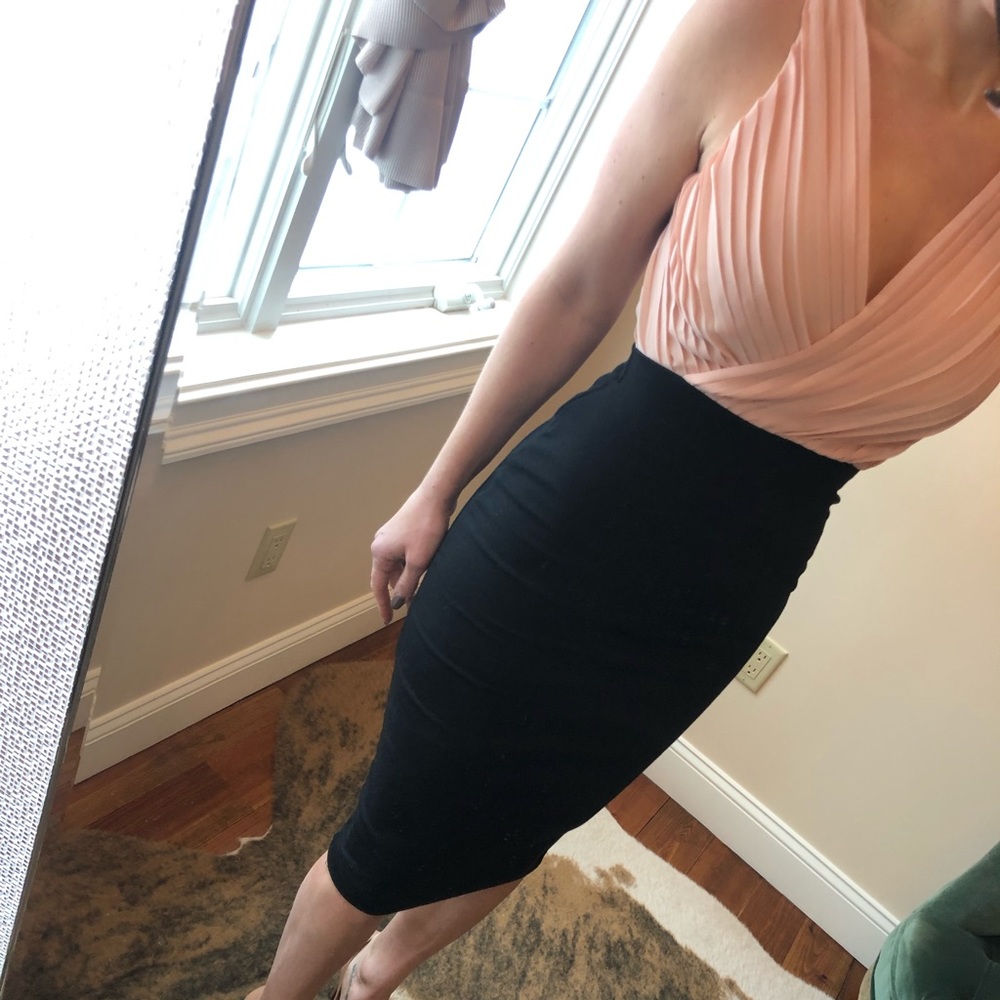 Dress - Picture 7 of 7